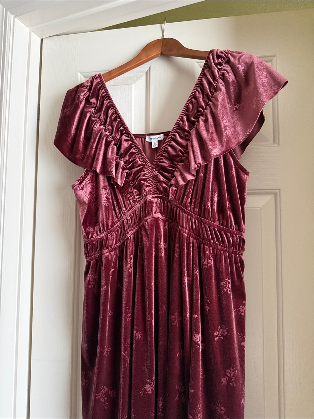 Eyeshadow Burgundy Velvet Ruffle V-Neck Chemise